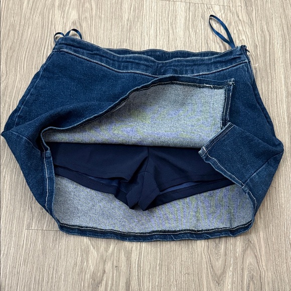 Fashion Nova Navy Denim Skirt Size M - Picture 6 of 11